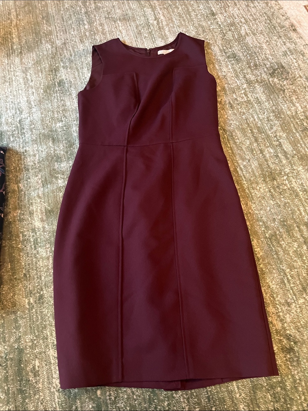 Banana Republic Sleeveless Midi Sheath Dress in Burgundy